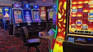 Layar permainan dealer langsung kunci777 yang menampilkan Sic Bo dan meja baccarat